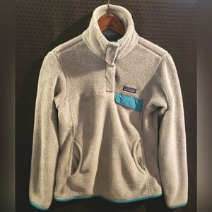 Patagonia Grey And Teal Size Small Fleece Pullover Size XS